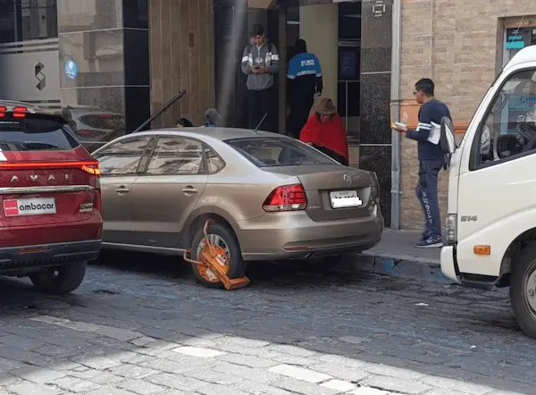 Multas por incumplir normas del SEROT en Riobamba.