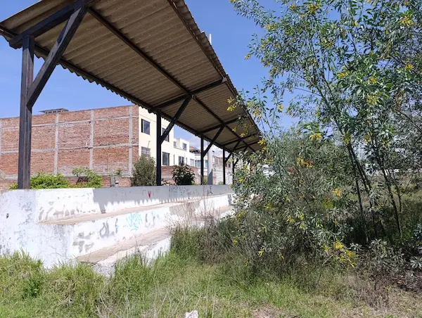 Parque Las Acacias de Riobamba con obra paralizada