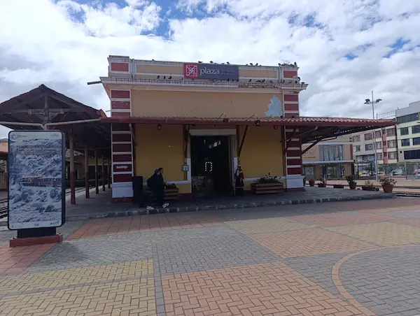 Plaza Artesanal del Tren en Riobamba: servicios y horarios de atención