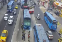 Incendio de bus al sur de Quito en la Mariscal Sucre