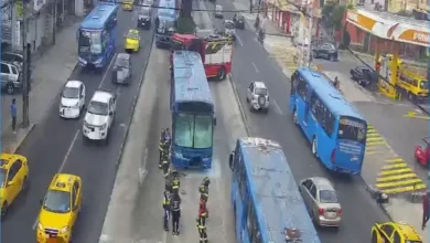 Incendio de bus al sur de Quito en la Mariscal Sucre