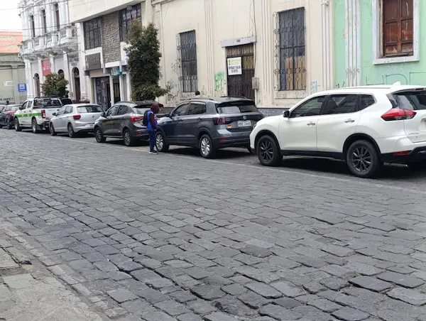 El SEROT regula el uso del espacio público en zonas céntricas de la ciudad.