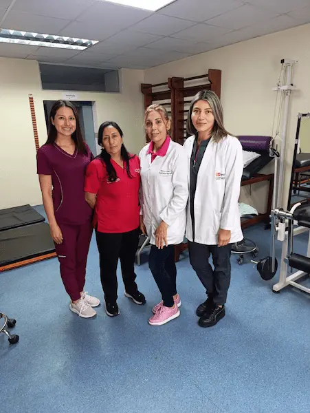 Parte del equipo de Terapia Física del Hospital de Niños 