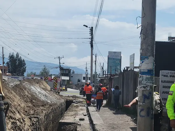 Cuando eran trasladados al vehículo que los llevaría al Centro Forense San Pedro de Riobamba
