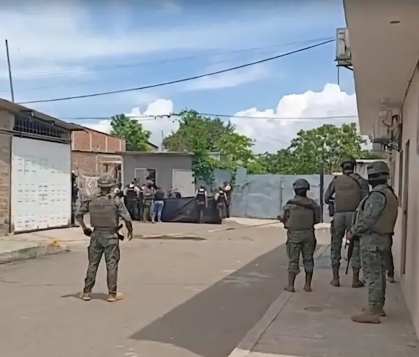 2 hombres y una mujer muertos en ataque de sicarios