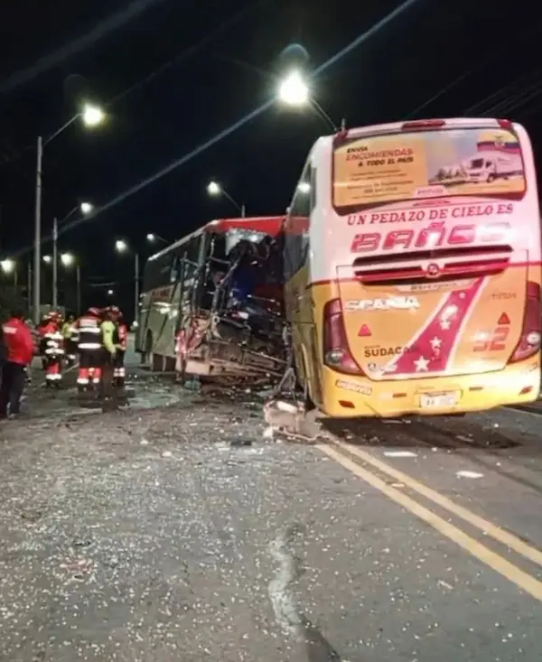 El choque frontal excéntrico fue devastador