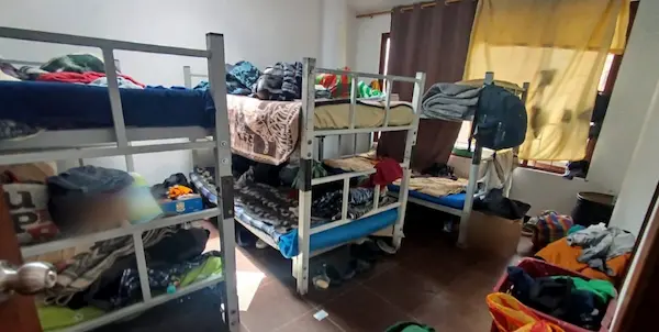 Hallazgos: hacinamiento, insalubridad y medicamentos caducados