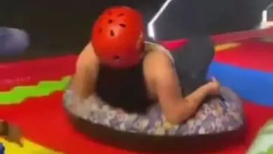 Video | Mujer muere al salir despedida de un tobogán