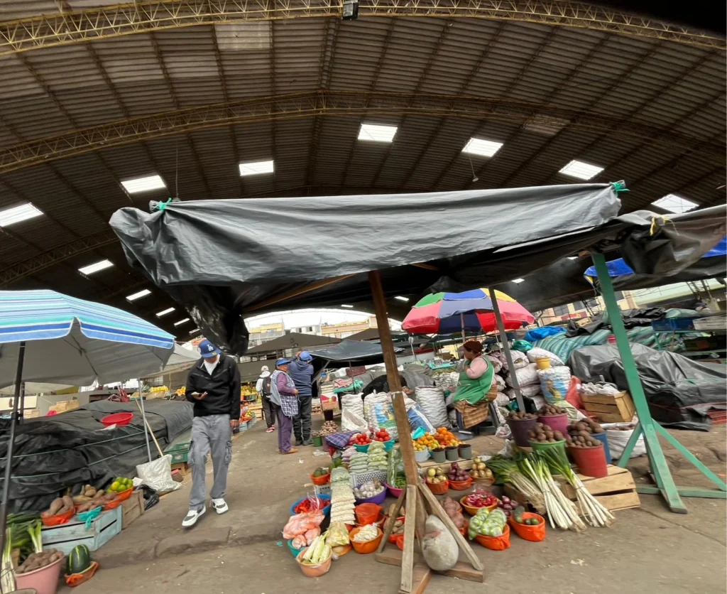 Ambato demora en remodelación de la plaza Primero de Mayo.