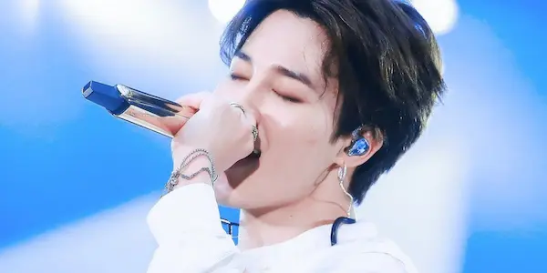 Jimin cantando