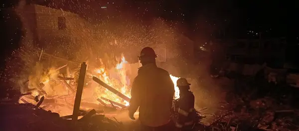 Bomberos apagaron incendio estructural en Guamote