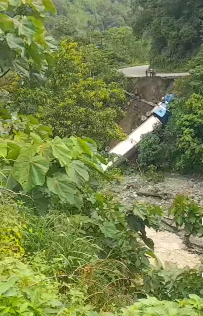 Al ver la escena, la desesperación se apoderó de quienes circulaban por el sector