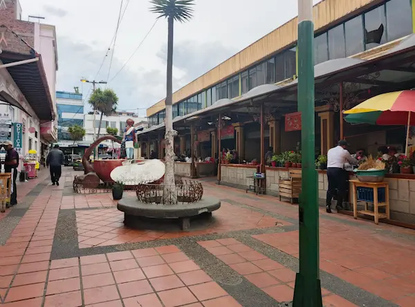 Conflicto en Riobamba por obras en mercados La Merced y Dávalos