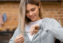 Días para cortarse el cabello en marzo 2026 según el calendario lunar