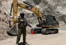Ejército desarticula campo de minería ilegal en Tungurahua.