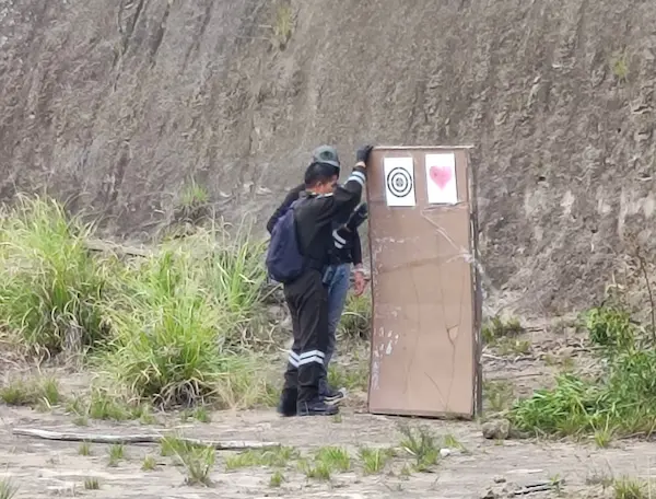 Polígono improvisado para las prácticas de tiro