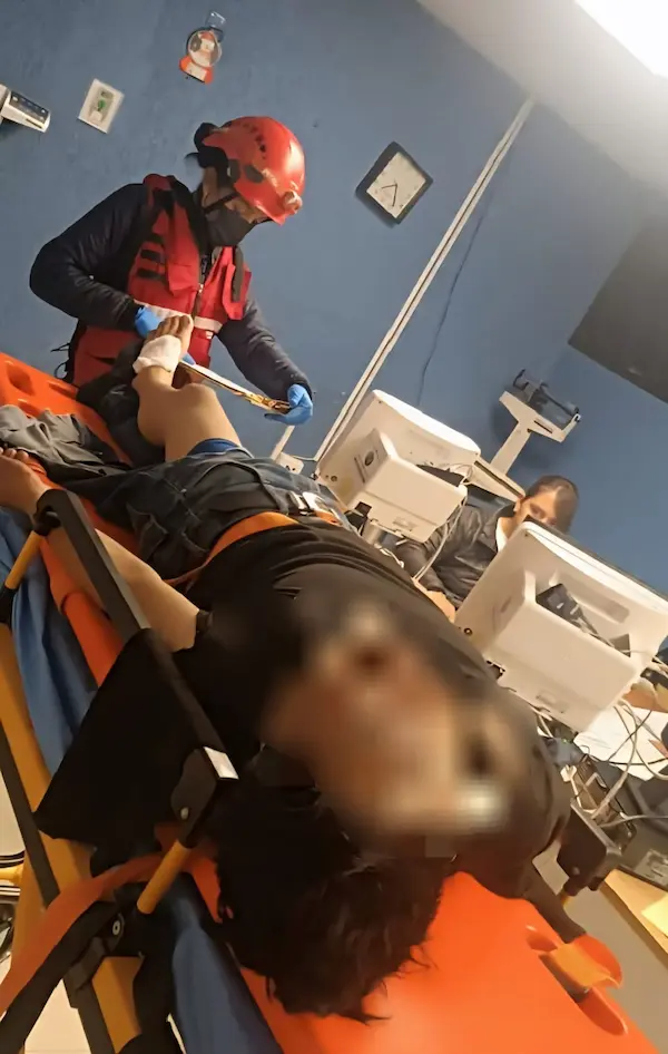 Los efectivos rojos dejaron al paciente en el Hospital Provincial General Docente Riobamba