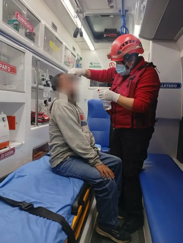 Con sumo detenimiento se atendió al paciente