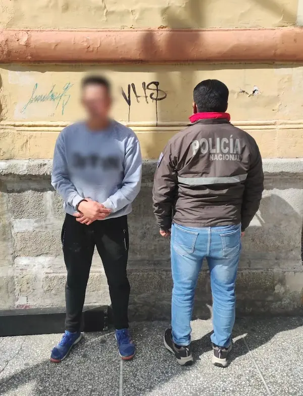 Hombre de Riobamba detenido por robo de USD 1900