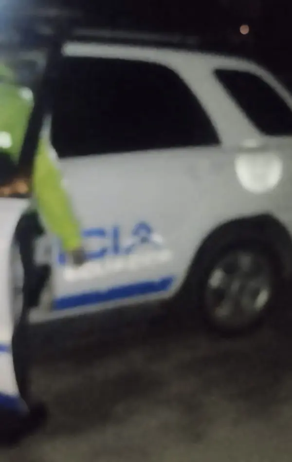 Según la denuncia pública, la Policía Nacional del Ecuador tomó procedimiento del hecho