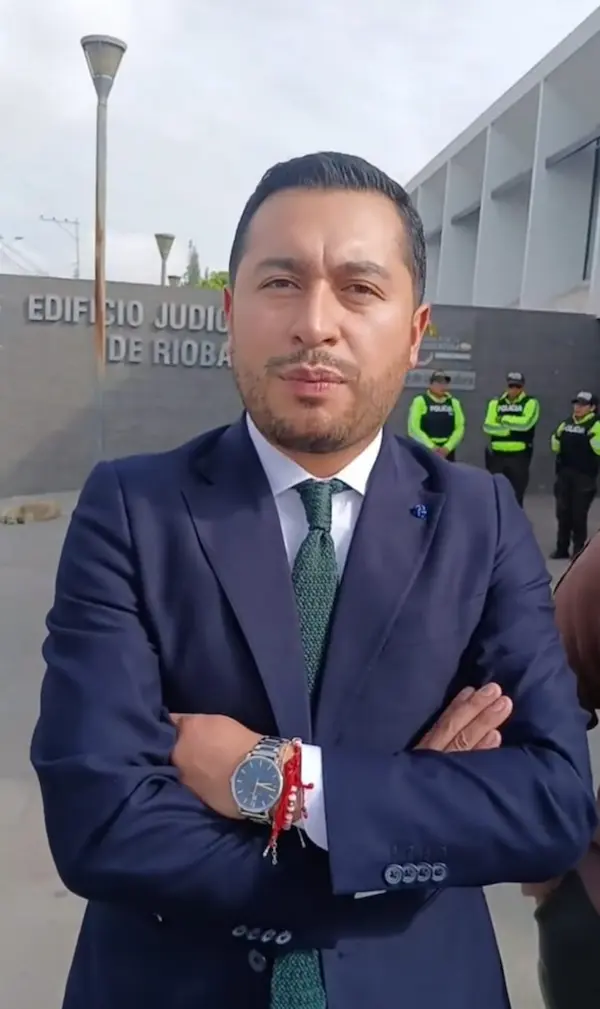 Francis J. Lozada Q., abogado en libre ejercicio profesional