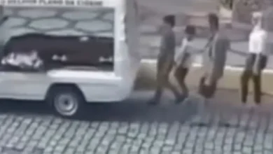 Modelo de OnlyFans es baleada durante el velorio de su madre