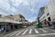 Malos olores afuera de mercados generan malestar en Ambato.