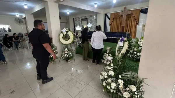 En medio del llanto, dolor y canciones fue velado el artista