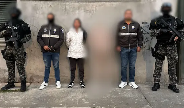 Mujer y joven de Riobamba detenidos con drogas