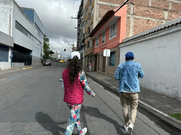 Los técnicos recorren los espacios en los que se ejecutarán las tareas