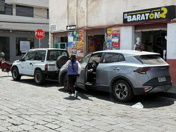 Sistema de Estacionamiento en Riobamba genera conflicto por tarifas en mercados