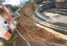 Chimbo socavón en Tambán pone en riesgo a sus habitantes.
