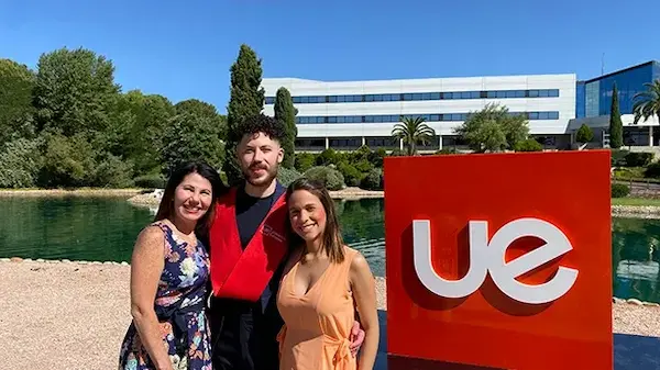 Universidad Europea ofrece becas del 50% para ecuatorianos en 2026