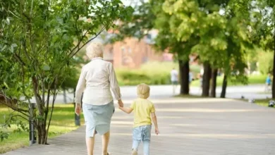 Mujer de 80 años presa por abusar de un menor
