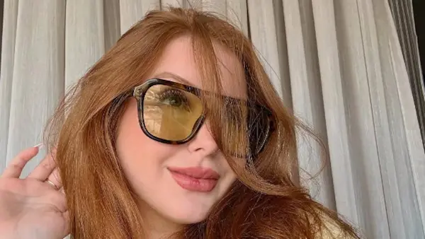 Influencer de 25 años muere mientras maquillaba a su madre