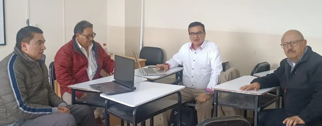 Docentes de la carrera se alistan para el inicio del ciclo.