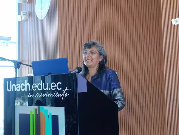 Elizabeth Rivera García, quien abordó el tema “Roles de género en la educación y su impacto estructural en el desarrollo social”