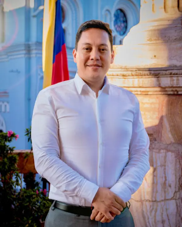 Fiscalía allana casa del alcalde de Cuenca, Cristian Zamora