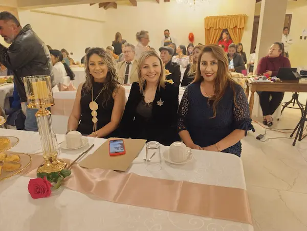 Maritza Cárdenas, Mónica Loza y Nancy Santillán fueron parte del encuentro.