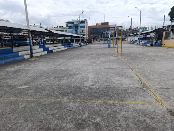 En el sector hay canchas deportivas en uso.